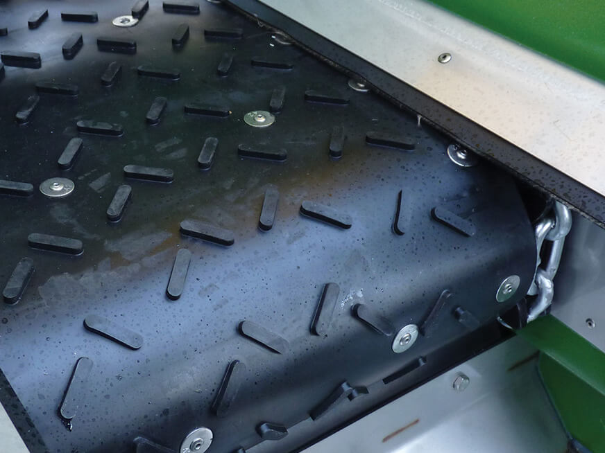 Patterned rubber floor-belt (400mm wide)